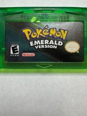 Pokémon emerald for Game Boy advance